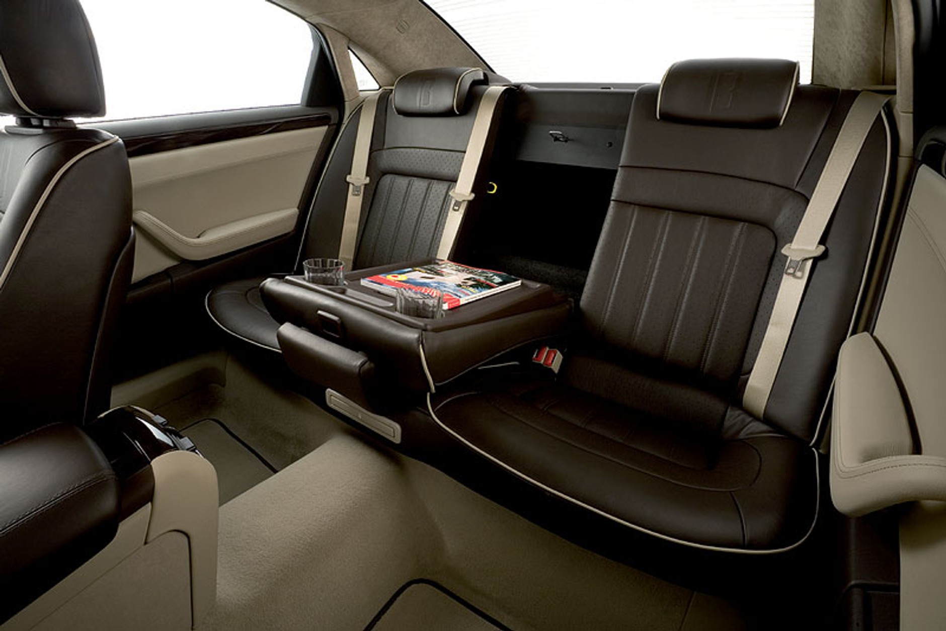 Genewa 2009: Bitter Vero Sport – konkurent BMW M5 z silnikiem z Corvette