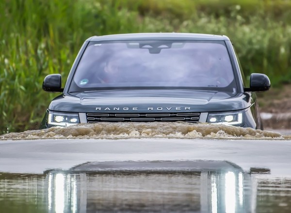 Byłem na Land Rover Experience. Czy luksusowe SUV-y dadzą radę w terenie?