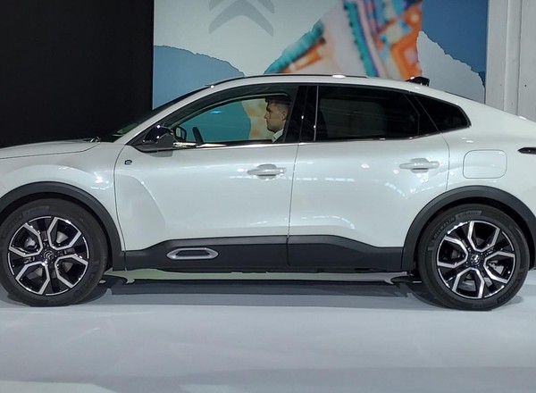 Jesteśmy na premierze nowego Citroëna C4 X. Co to za auto?