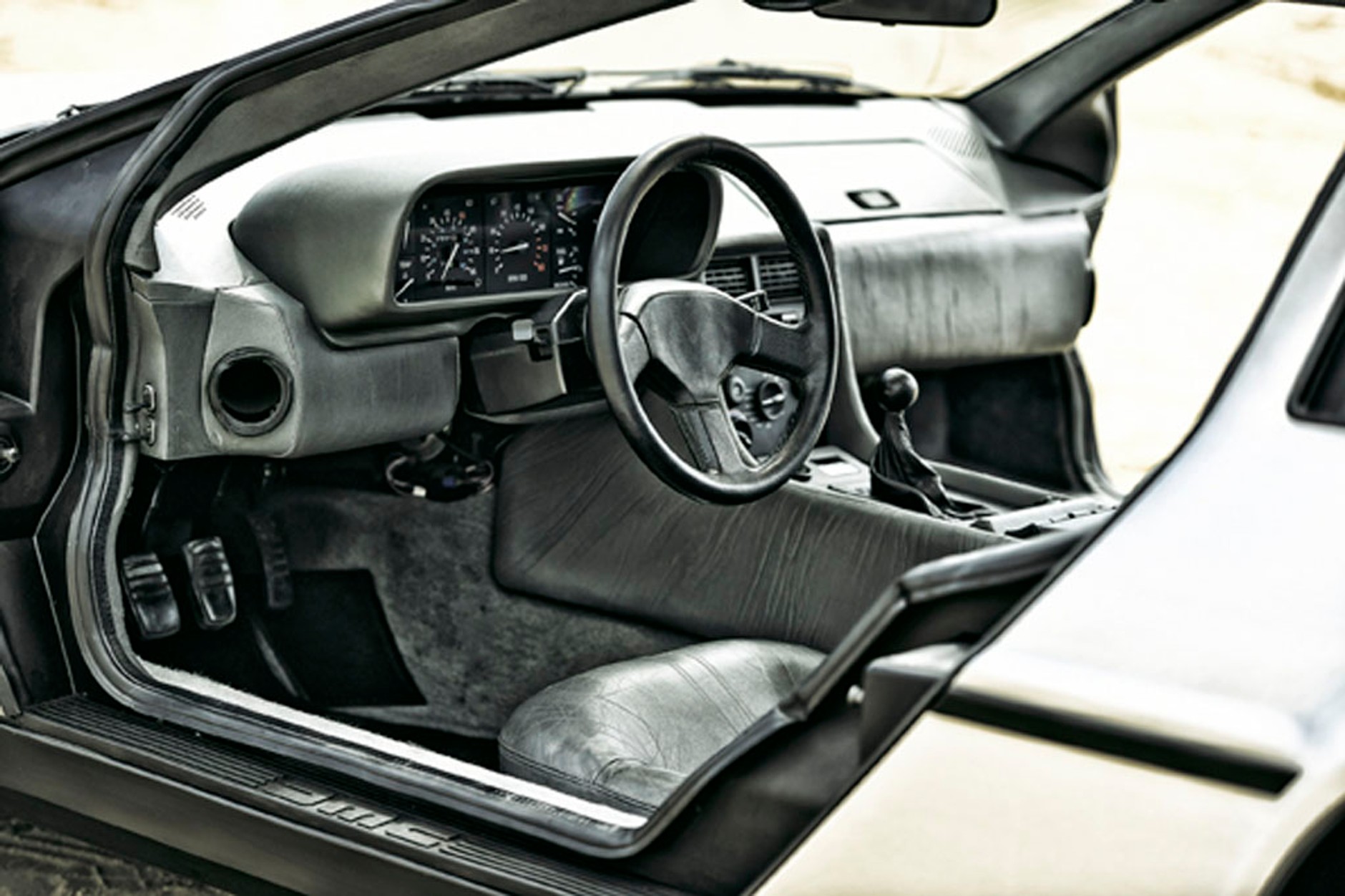 DeLorean DMC-12 i BMW i8 - Wechikuły czasu