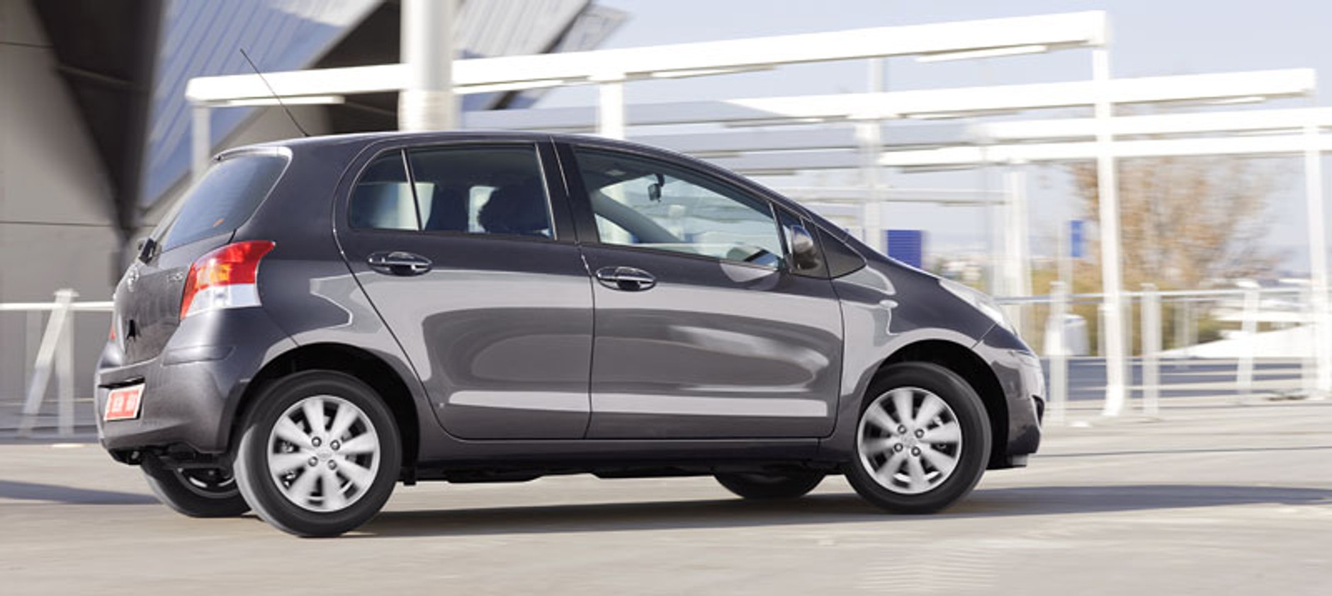 Bolonia 2008: Toyota Yaris FL, nowy silnik 1,33 Dual VVT-i i niższe zużycie paliwa