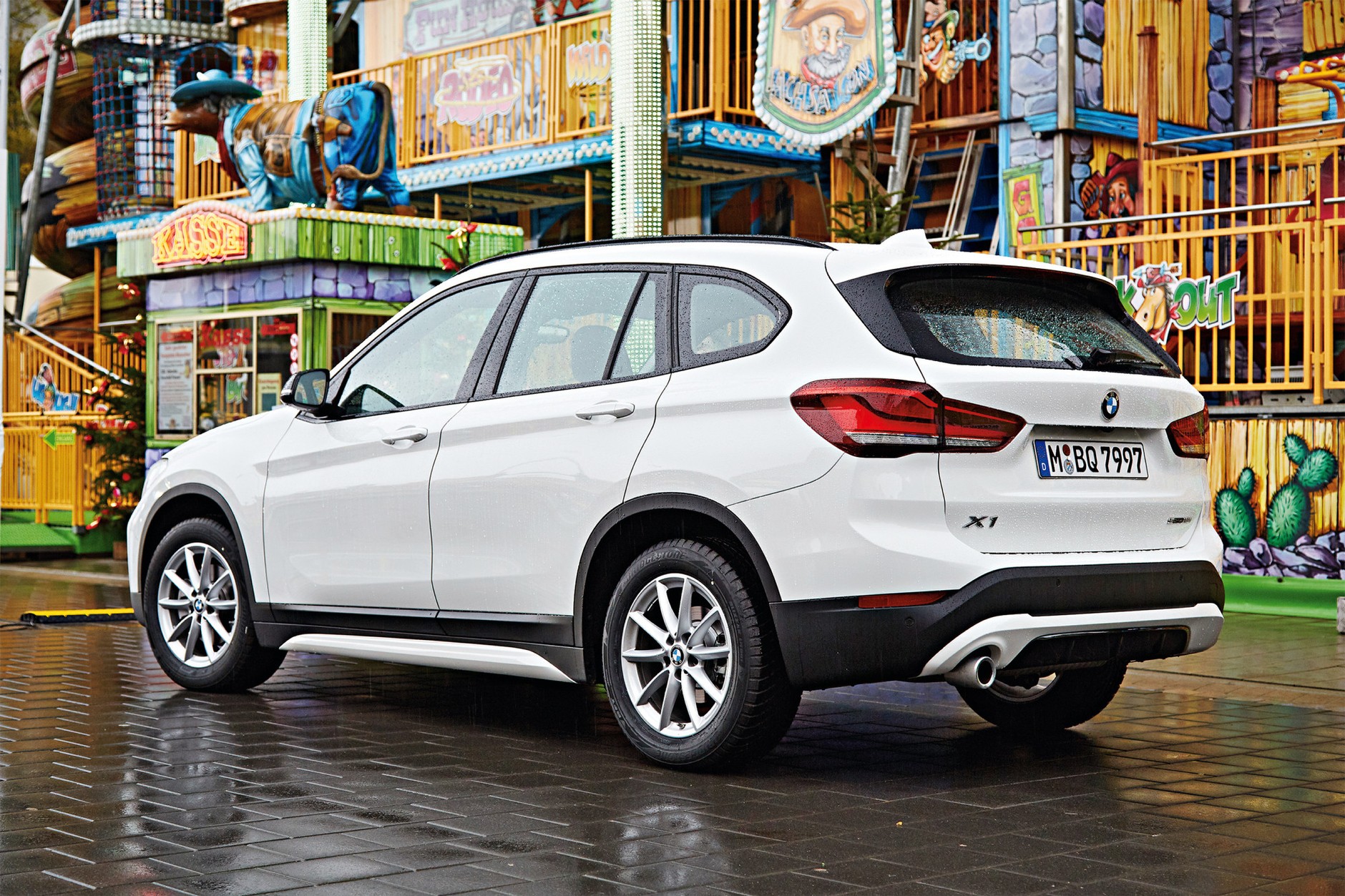 Porównanie par SUV-ów od Opla, Kii, Suzuki, Mini i BMW