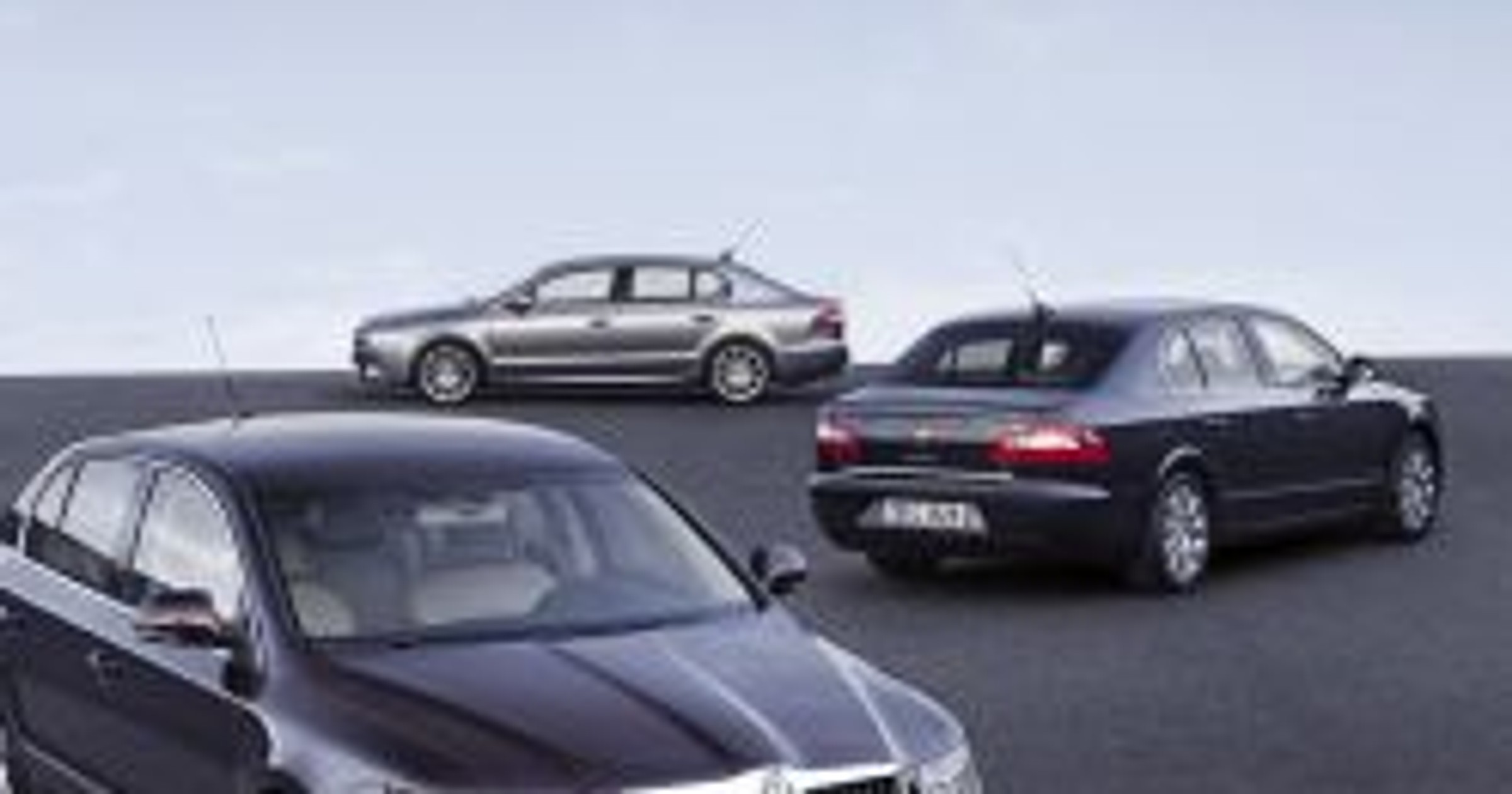 Škoda Superb: pierwsze zdjęcia wnętrza i dane techniczne