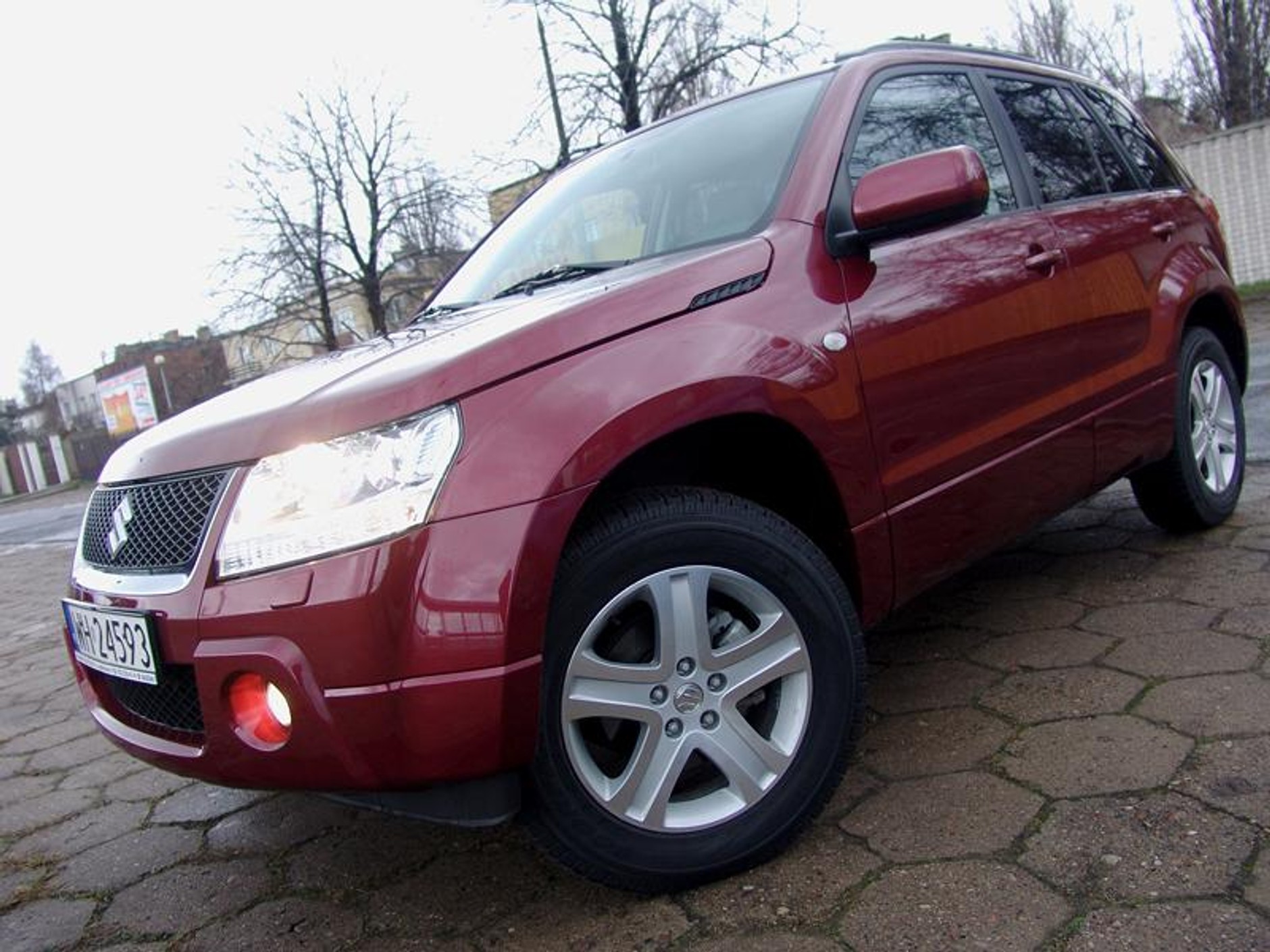 Suzuki Grand Vitara 2.0i DX 5d: terenowy atleta