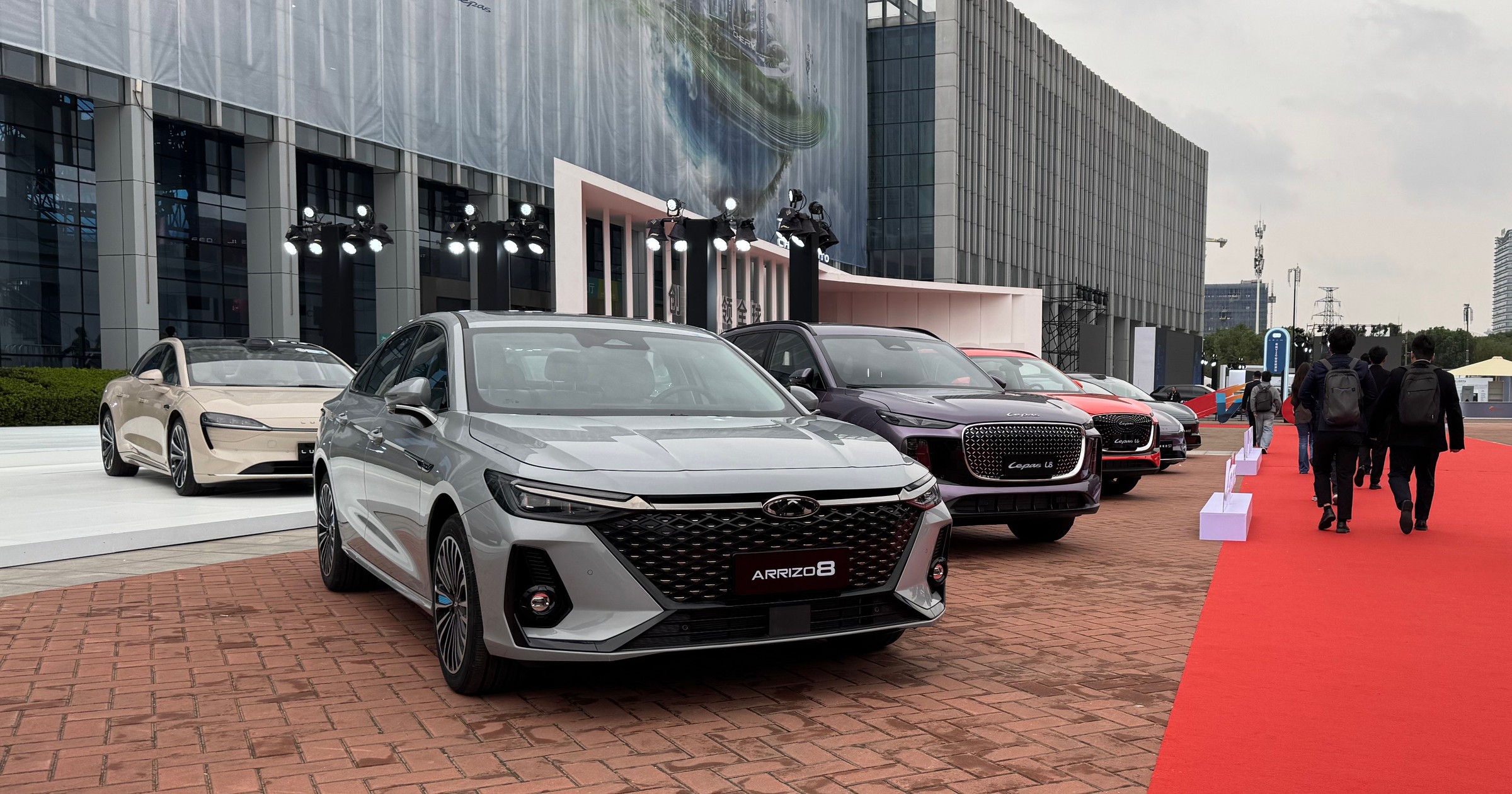 Chery International Summit 2025 było okazją do zobaczenia wszystkich marek koncernu Chery, ale także innowacji, jakie planują Chińczycy w najbliższych latach