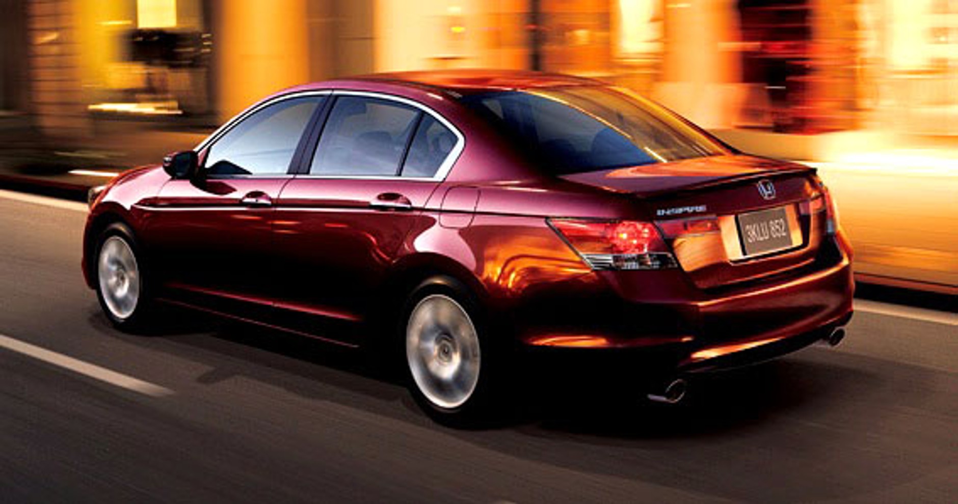 Honda Inspire: nowy sedan debiutuje na rynku japońskim