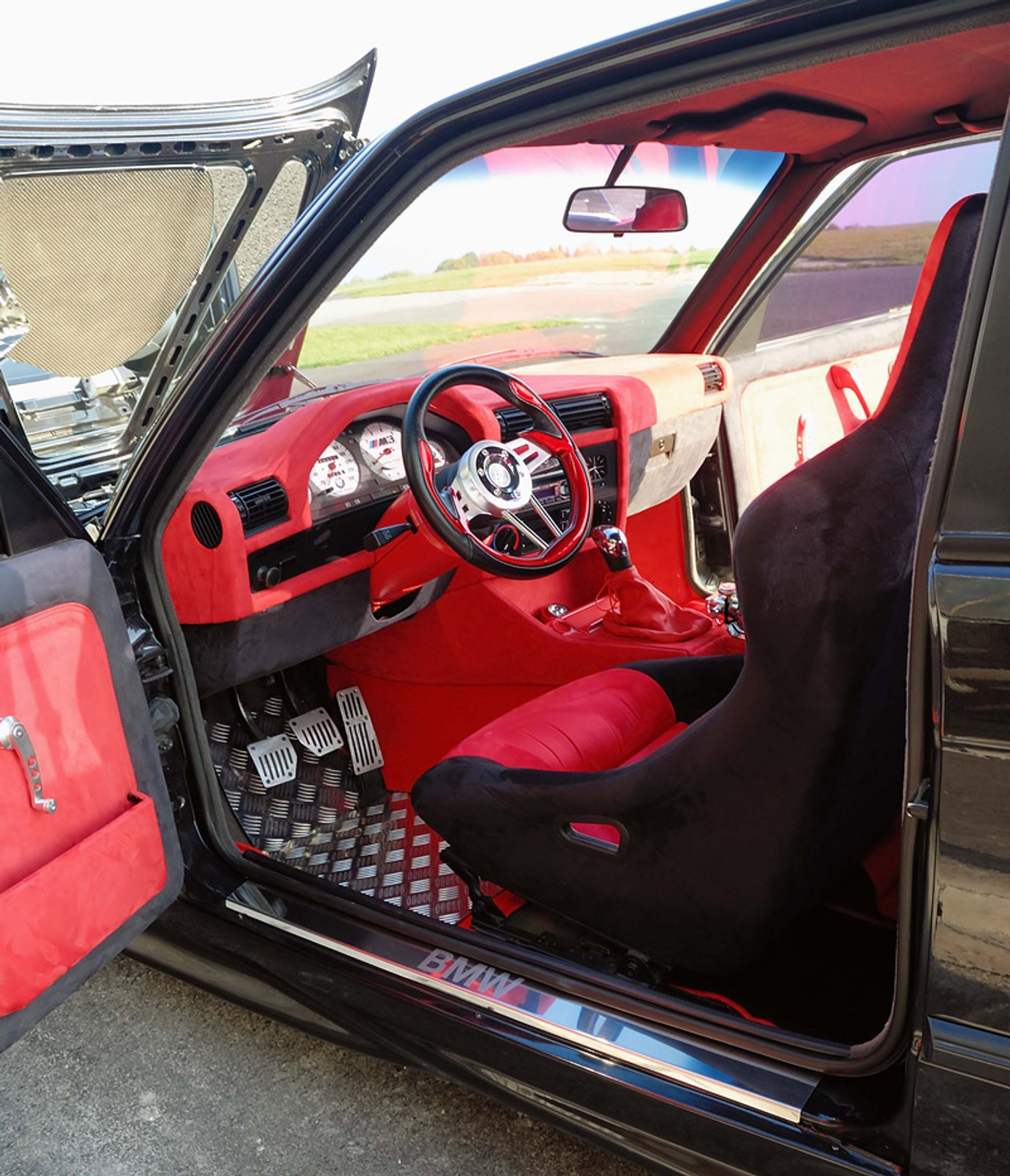 Garaż tunera: BMW 318is – forever young