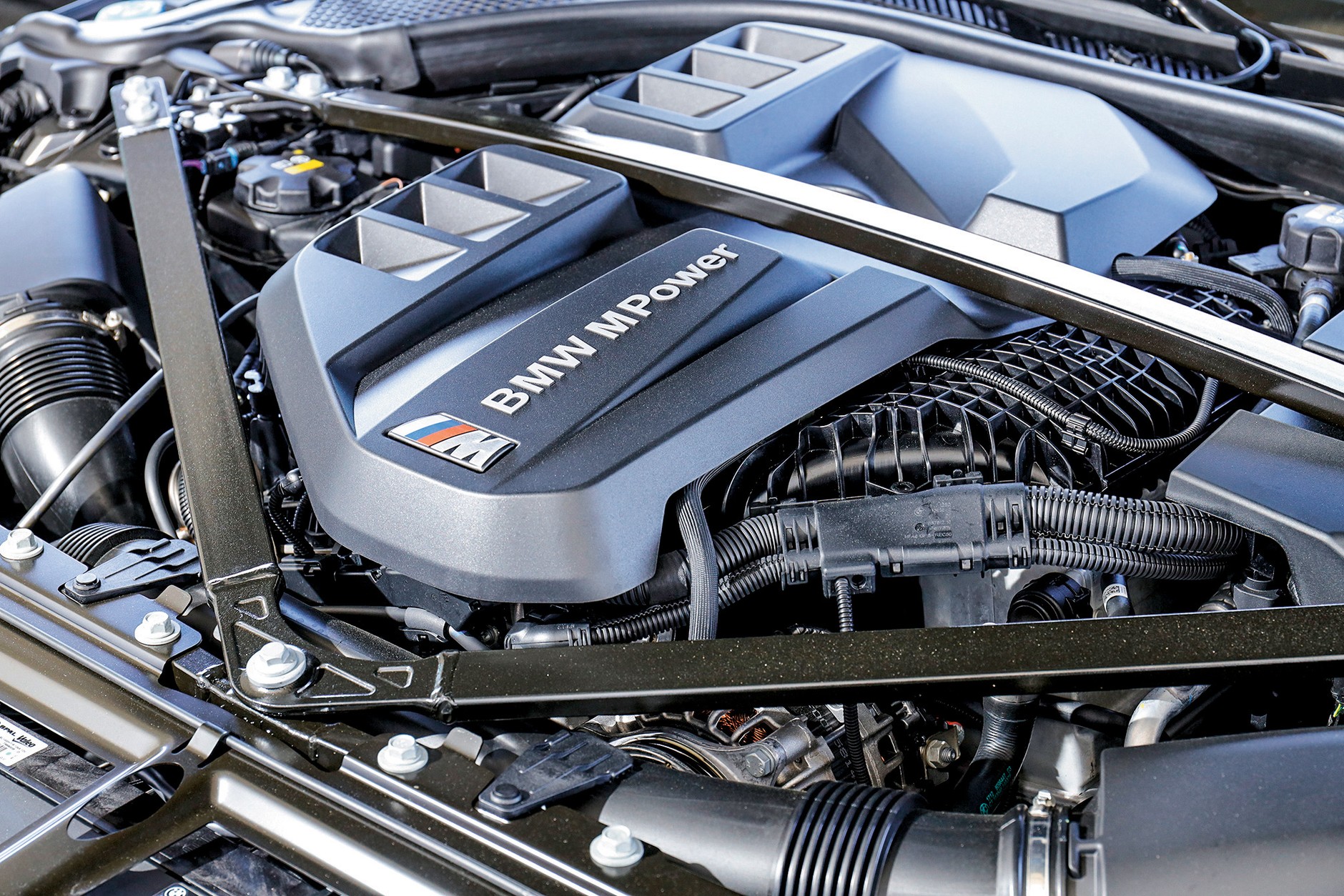 BMW M3 i trzylitrowa rzędowa „szóstka” – arcydzieło silnikowe.