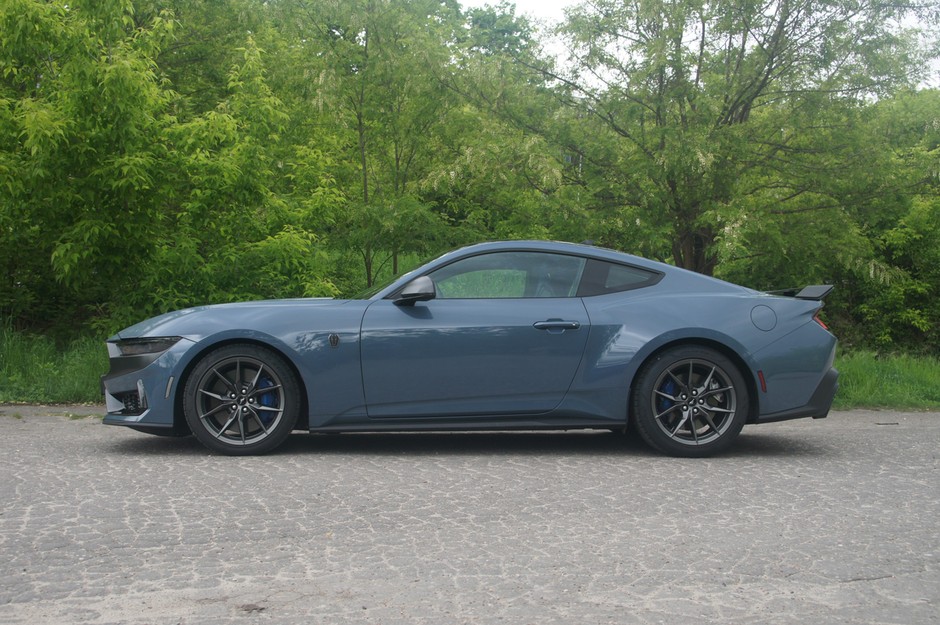 Ford Mustang Dark Horse