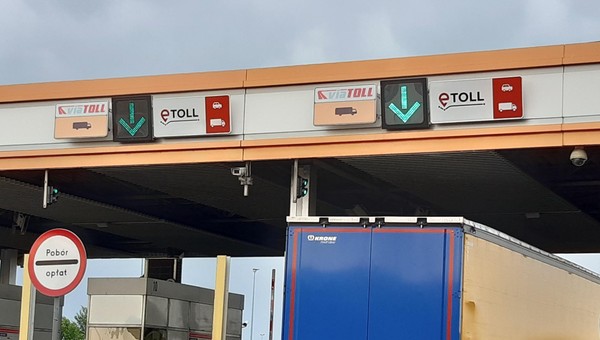 Nowy system opłat drogowych e-TOLL w Polsce - sprzęt na autostradzie A2