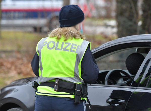 Za przekroczenie prędkości skonfiskują samochód. W tym kraju nie będzie żartów