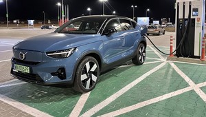 Polak musiałby zarabiać trzy razy tyle, żeby stać go było na elektryka? Mamy dane