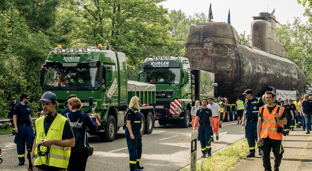 Transport 500-tonowego okrętu podwodnego drogami Niemiec