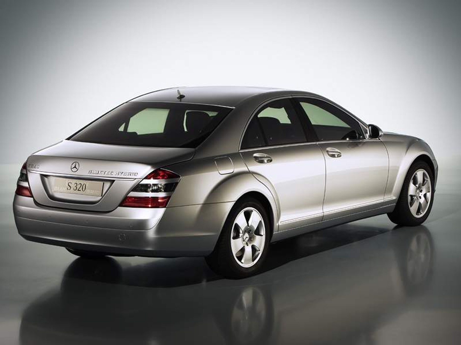 Hybrydowy Mercedes-Benz klasy S pojawi się na rynku w roku 2008