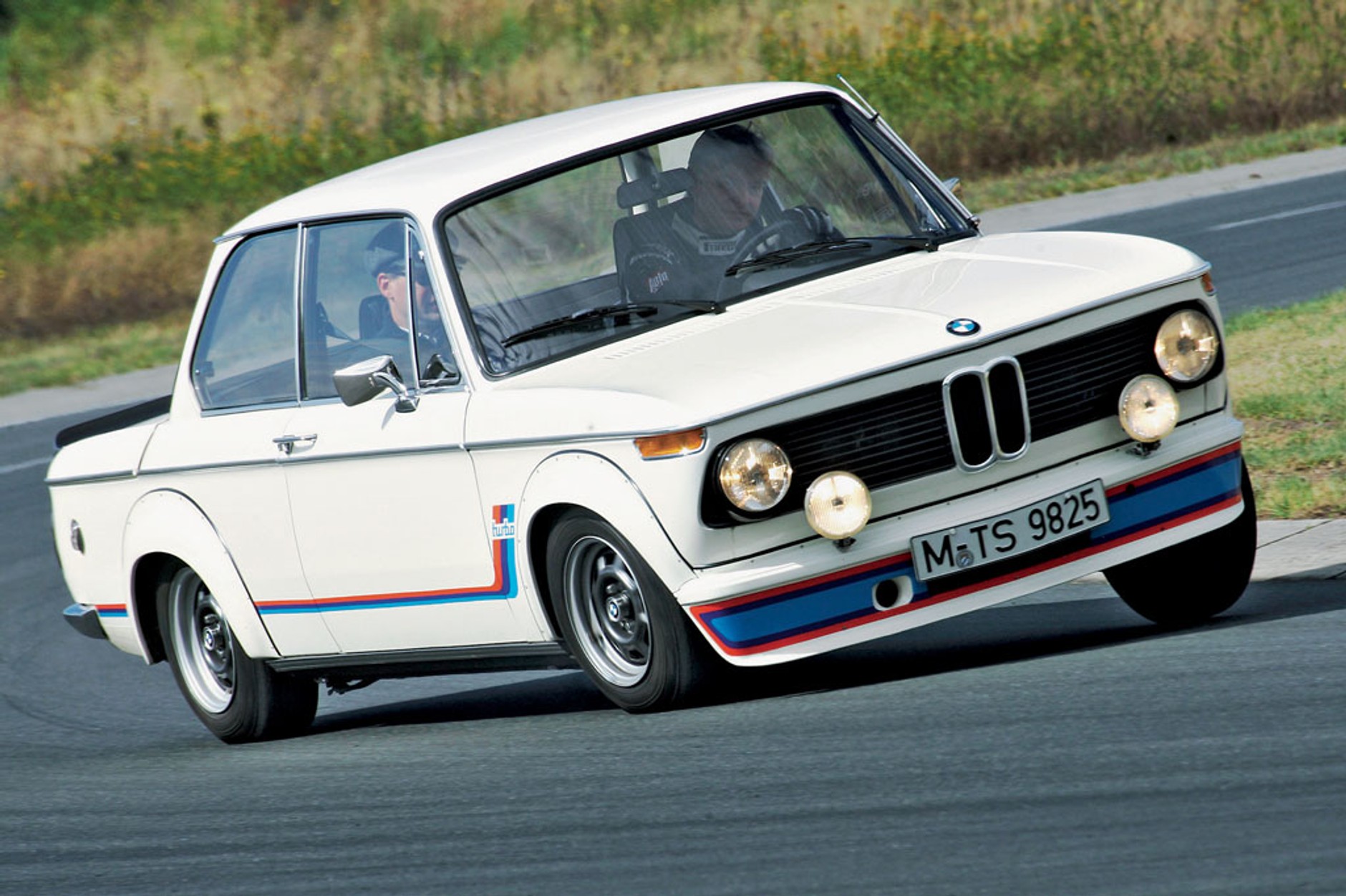 BMW 2002 Turbo:Klasyk pod ciśnieniem