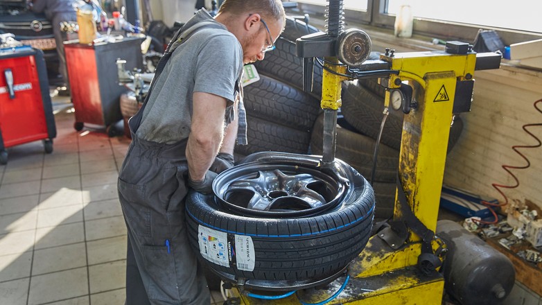 Wymiana opon w serwisie