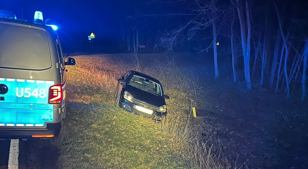 20-latek próbował zgubić radiowóz