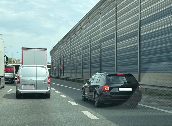 "Jazda na suwak" czy "zasada zamka błyskawicznego"? Wyjaśniamy
