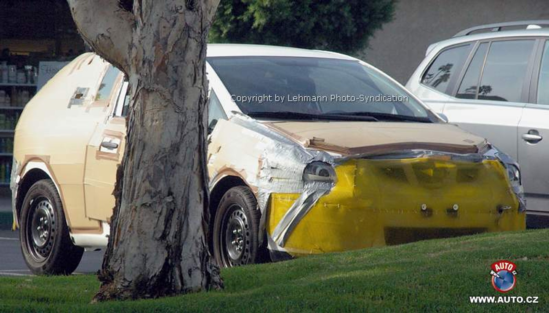 Zdjęcia szpiegowskie: nowa Toyota Corolla 3D