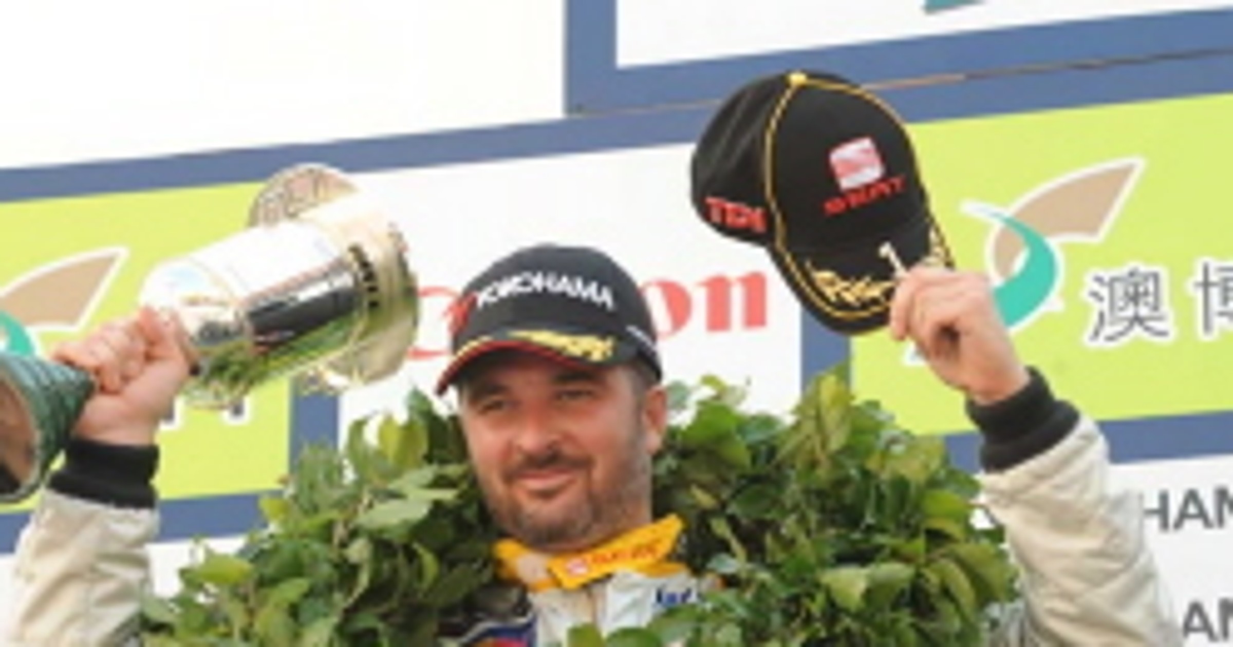 Yvan Muller i Seat Mistrzami Świata WTCC