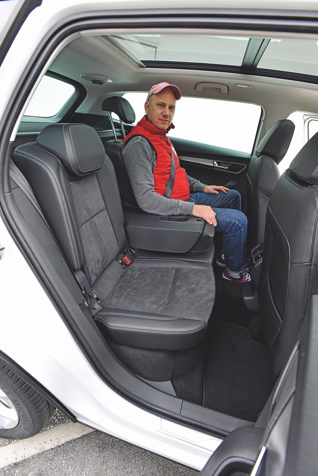 Skoda Karoq kontra Opel Mokka X - który kompaktowy SUV będzie lepszym wyborem?