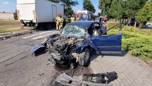 Zderzenie ciężarówki z osobówką w Złotkowie. Wyglądało naprawdę groźnie