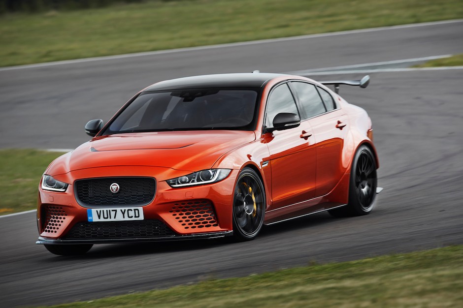 Jaguar XE SV 8