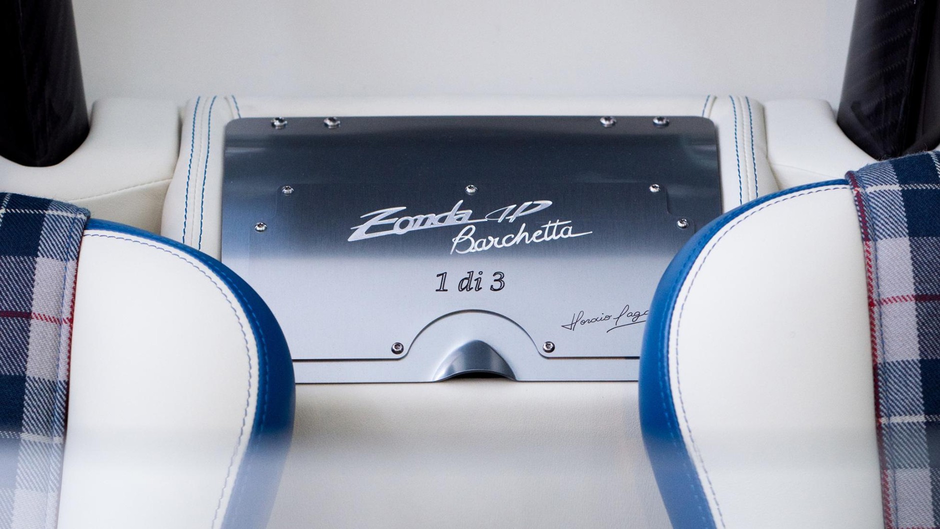 Mało konsekwentne Pagani. Nadjeżdża ekscytująca HP Barchetta