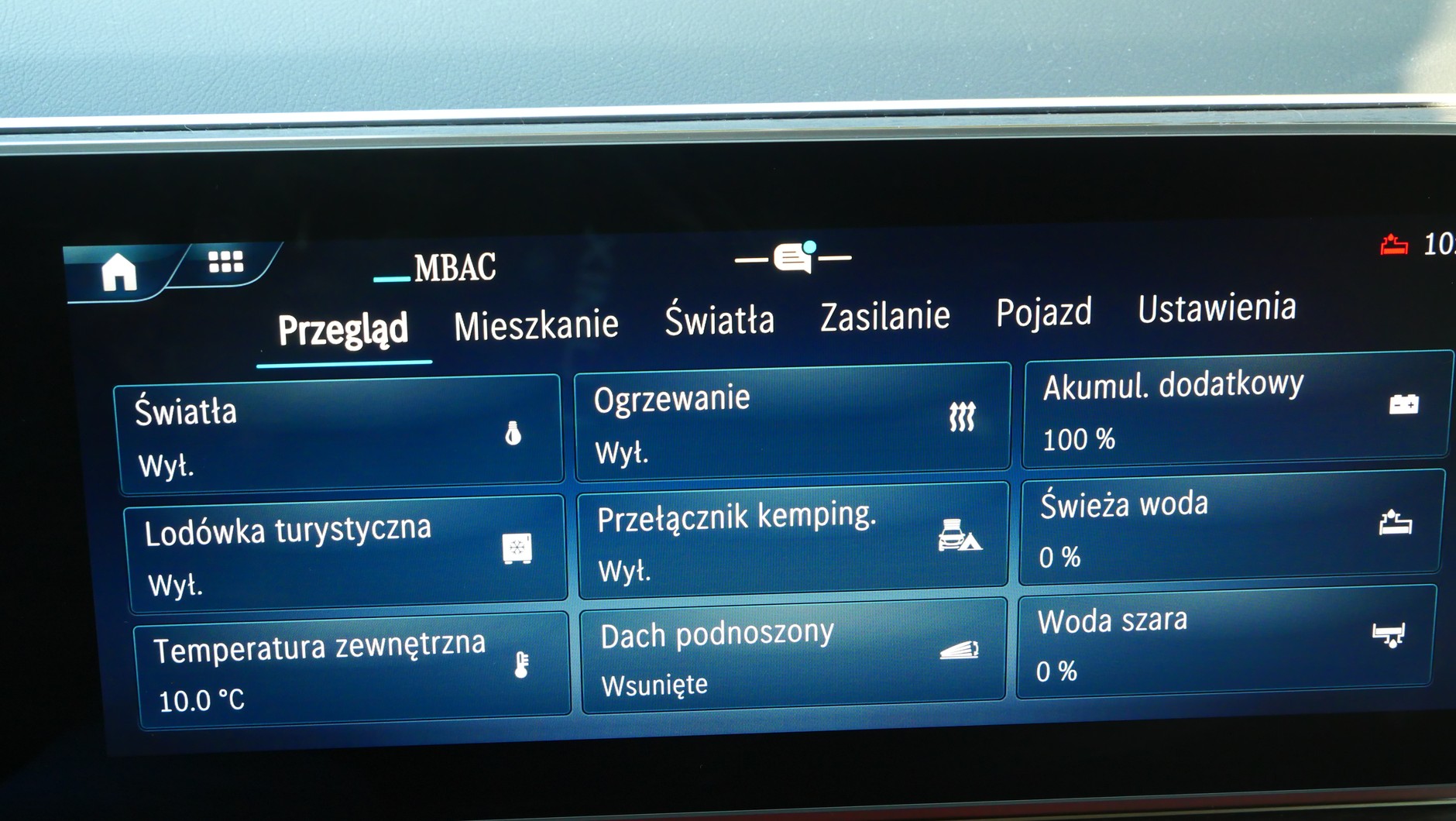 Mercedes klasy V Marco Polo: inteligentny dom na kółkach. Sterowanie funkcjami kampera odbywa się za pośrednictwem ekranu dotykowego.