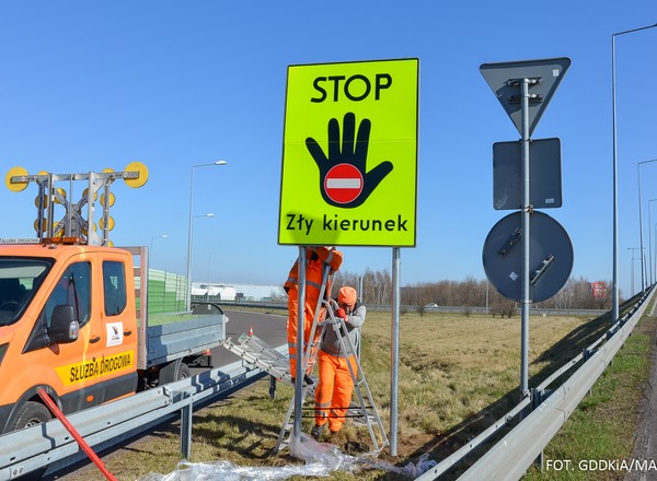 43-latka jechała pod prąd autostradą A4. Zatrzymała ją dopiero interwencja policji