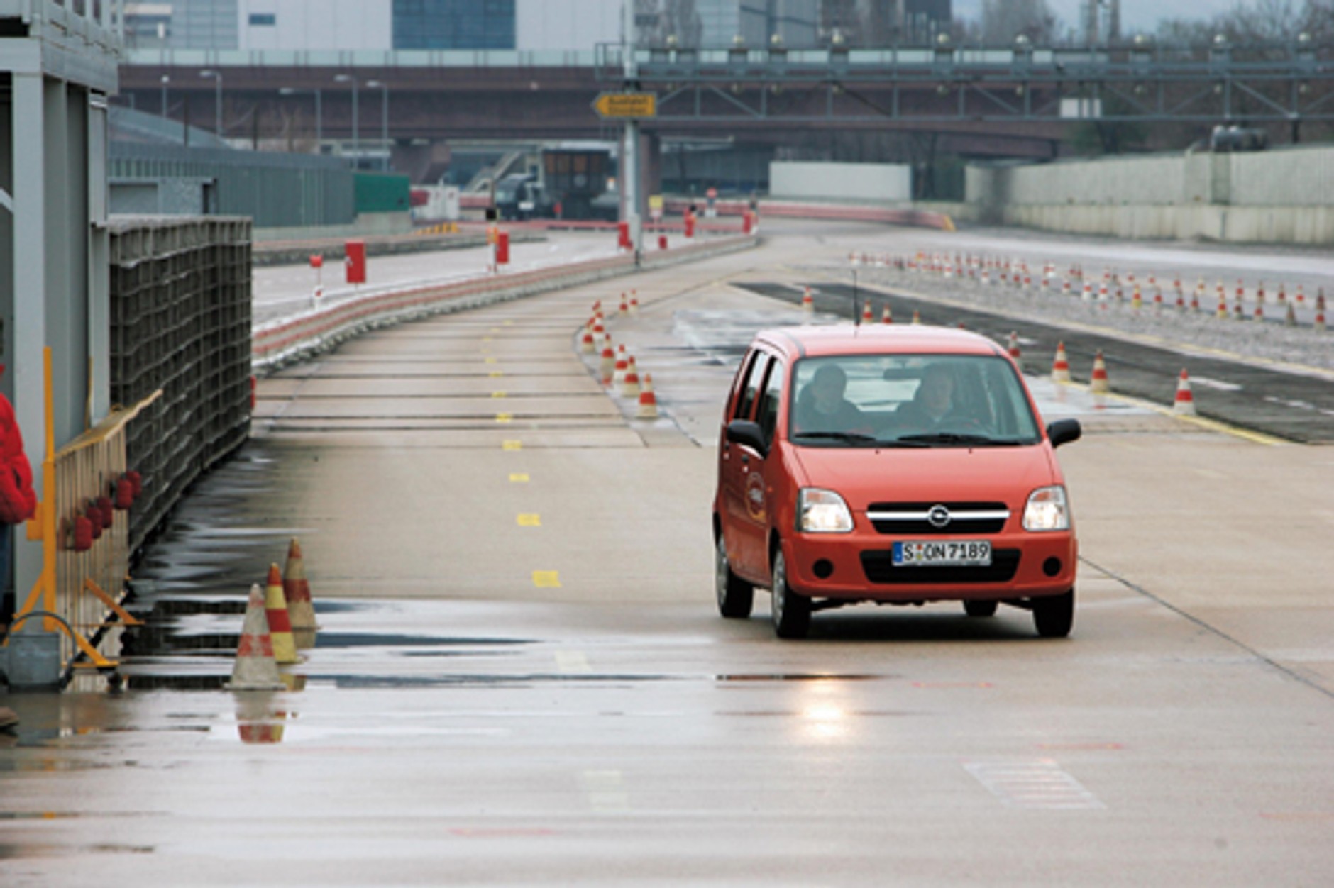 16 aut w próbie  - Kto się boi bocznego wiatru?