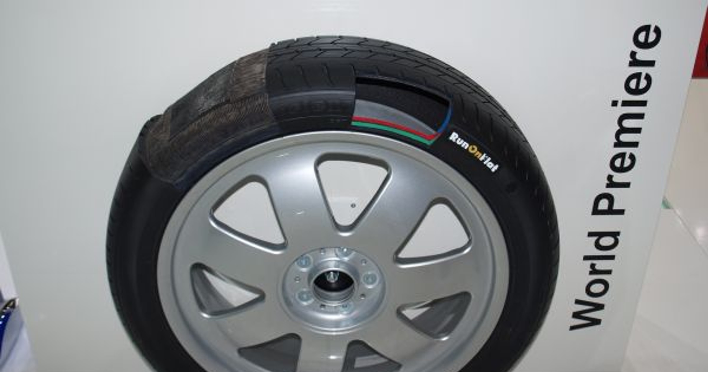 Goodyear RunOnFlat (Genewa 2010)