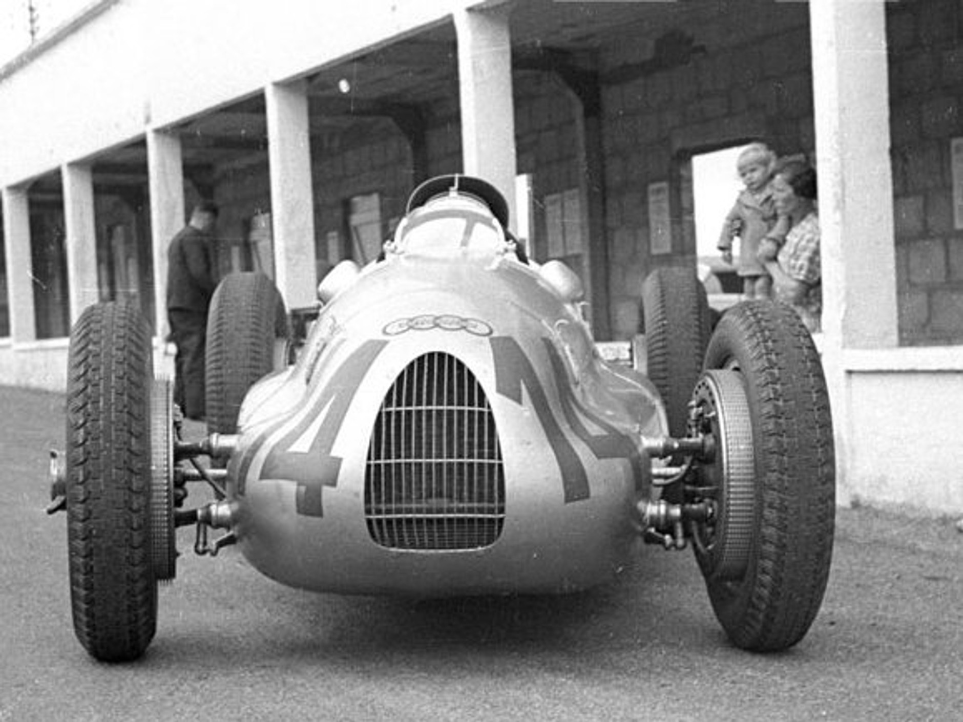 Przesunięto licytację Auto Union D-Type