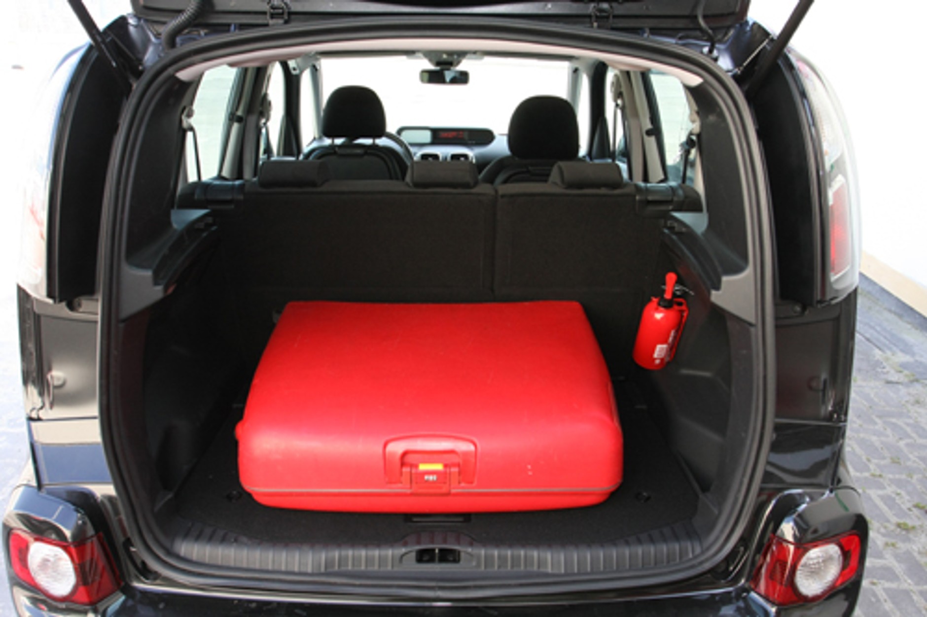 Citroen C3 Picasso kontra Skoda Roomster - Nie szata zdobi, ale...