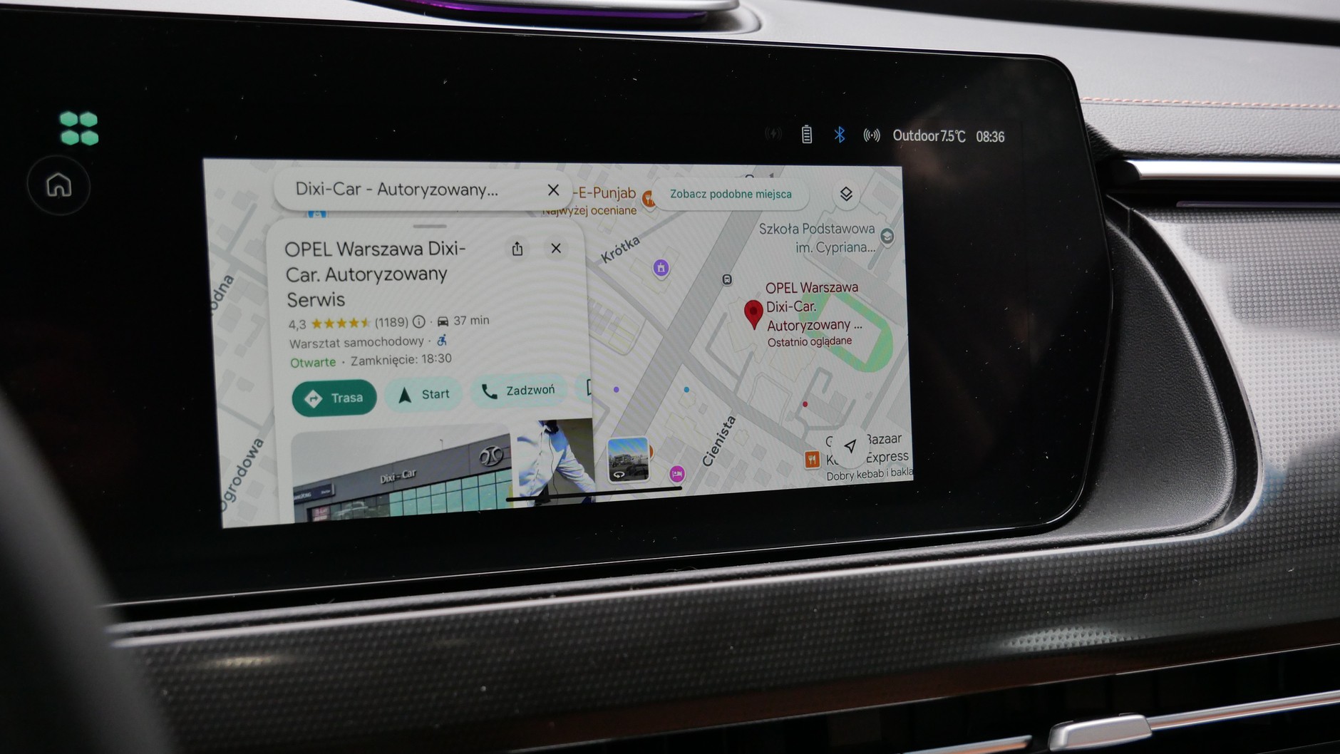 Tak wygląda ekran, gdy telefon jest w pozycji poziomej