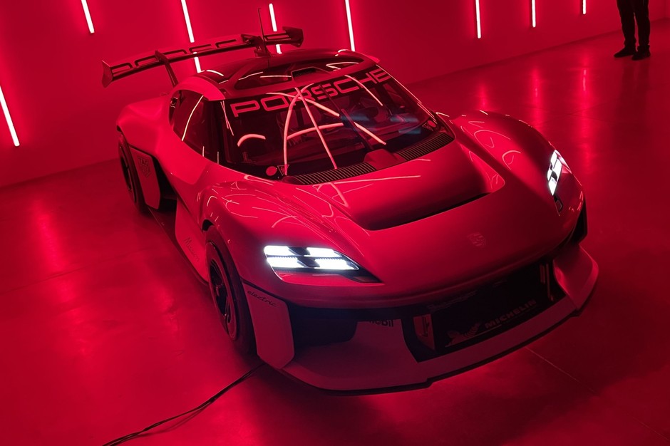 Porsche Mission R