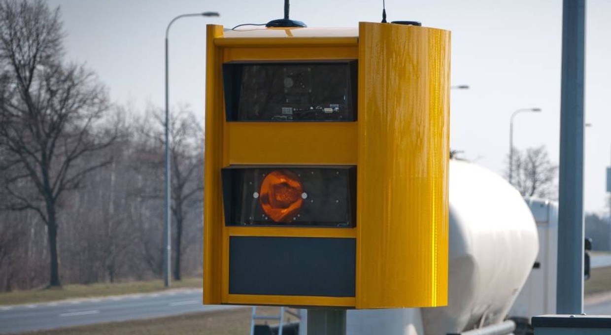 Ile trzeba jechać, żeby fotoradar zrobił zdjęcie? Tolerancja jest stała. Dla OPP też?