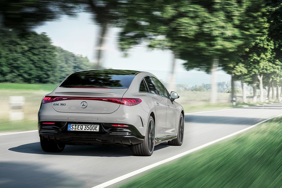 Mercedes EQE (2022)