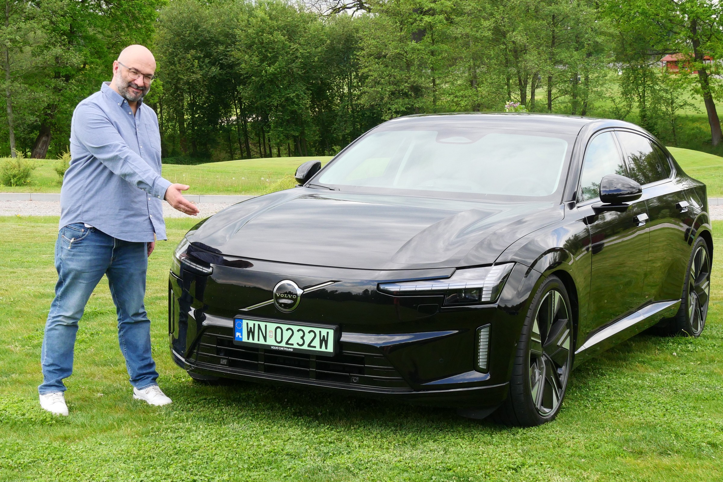 Jeździłem nowym flagowym Volvo ES90. Dało mi "lagom", tak jak lubię