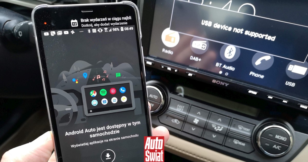 Smartfon w aucie przechodzi katusze. Codziennie go niszczymy. Wiemy, jak temu zapobiec