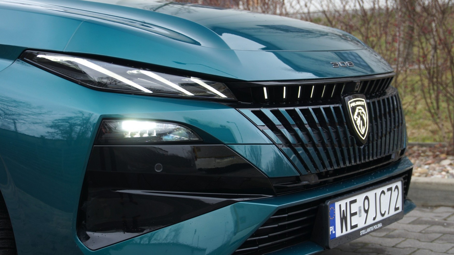 Peugeot 308 1.2 Hybrid 145 KM