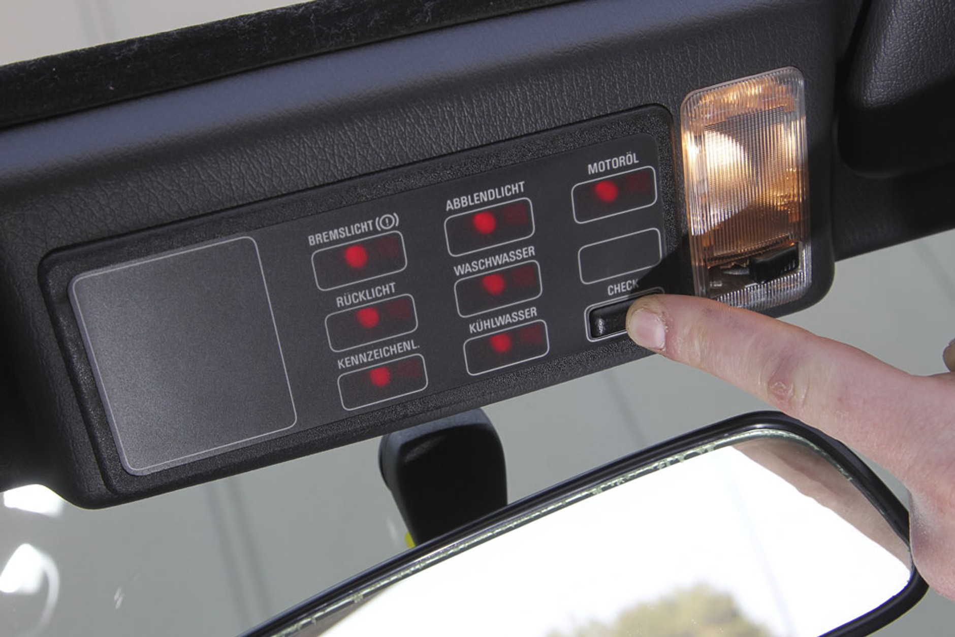 BMW E30 Cabrio - Czas na rekreację w klasycznym stylu