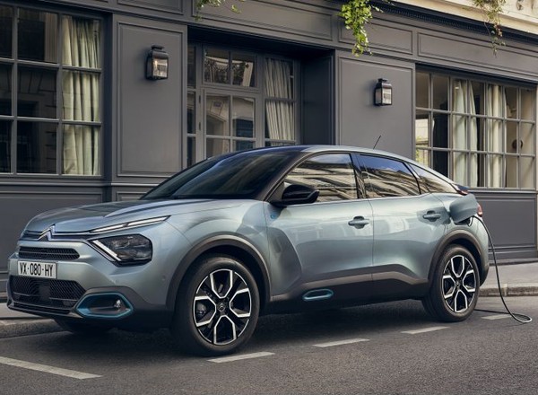 Komfort elektrycznego Citroëna ë-C4 w korzystnej miesięcznej racie – technologia jutra do kupienia już dziś