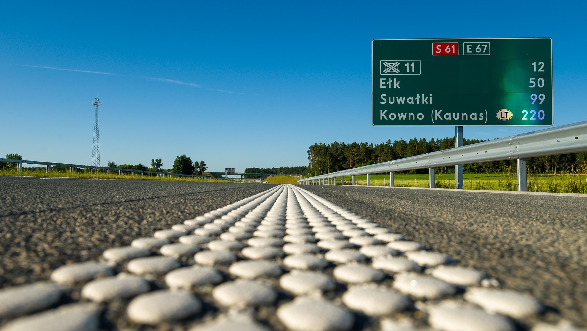 Tablica szlaku drogowego na drodze S61 - Via Baltica