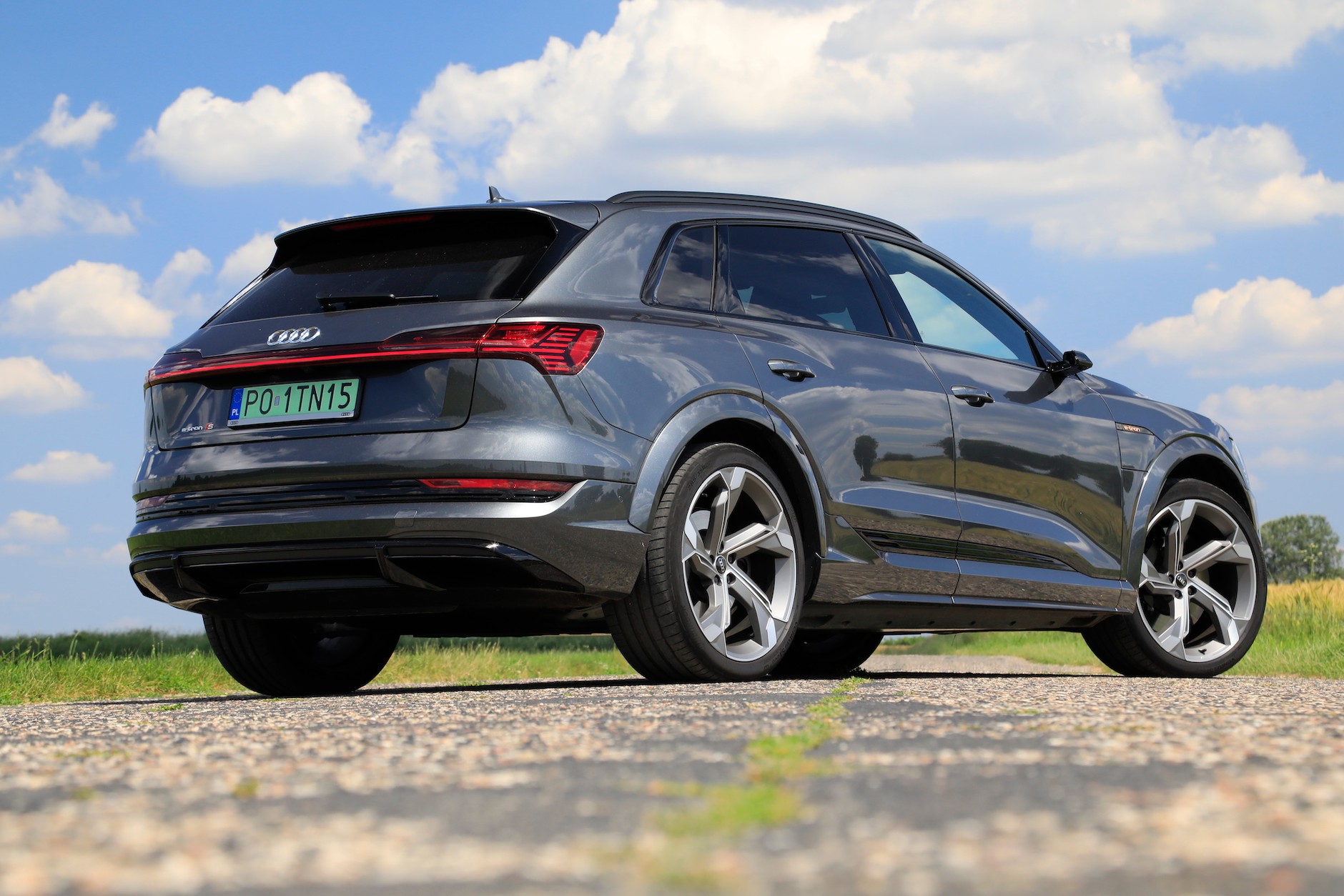 Audi e-tron S (2021)