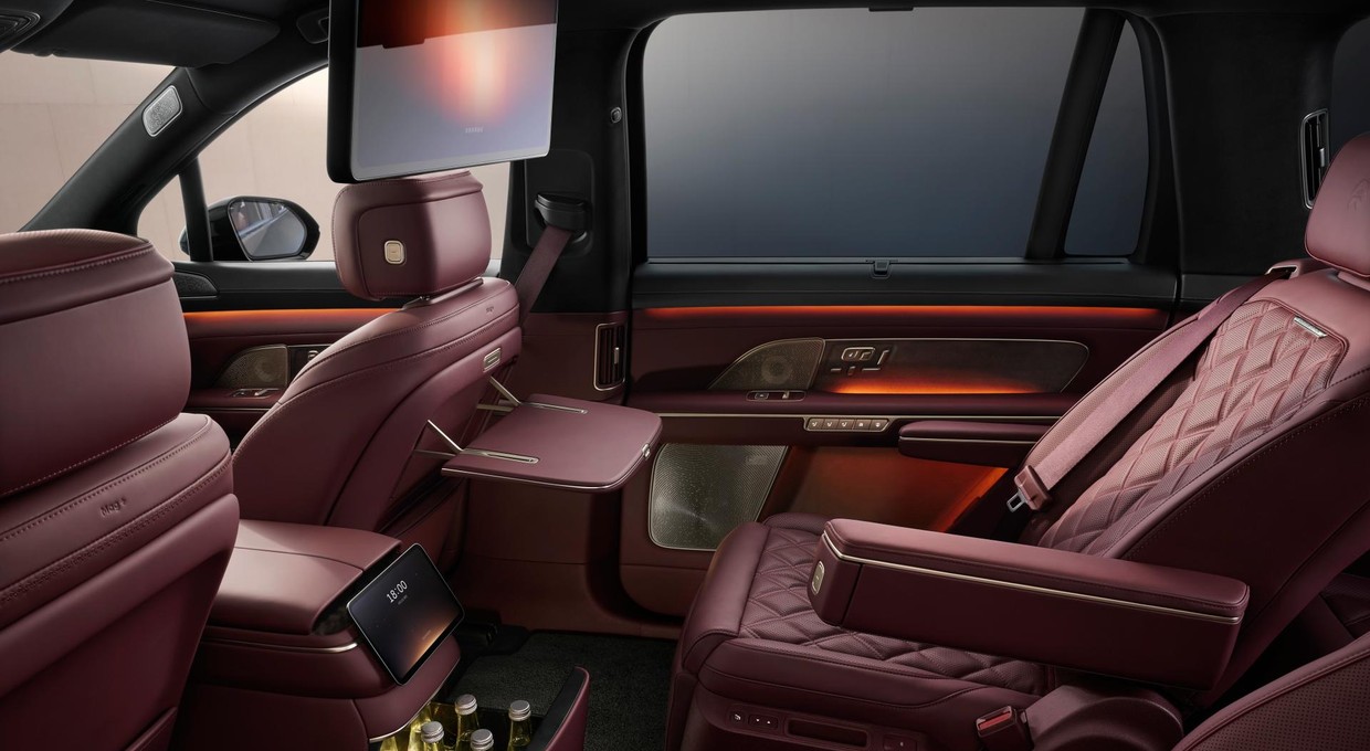 Nio zaprezentowało nowego SUV-a. Jest większy niż Range Rover. Ma nawet lodówkę