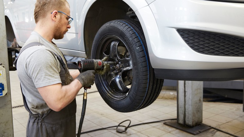 Wymiana opon w serwisie