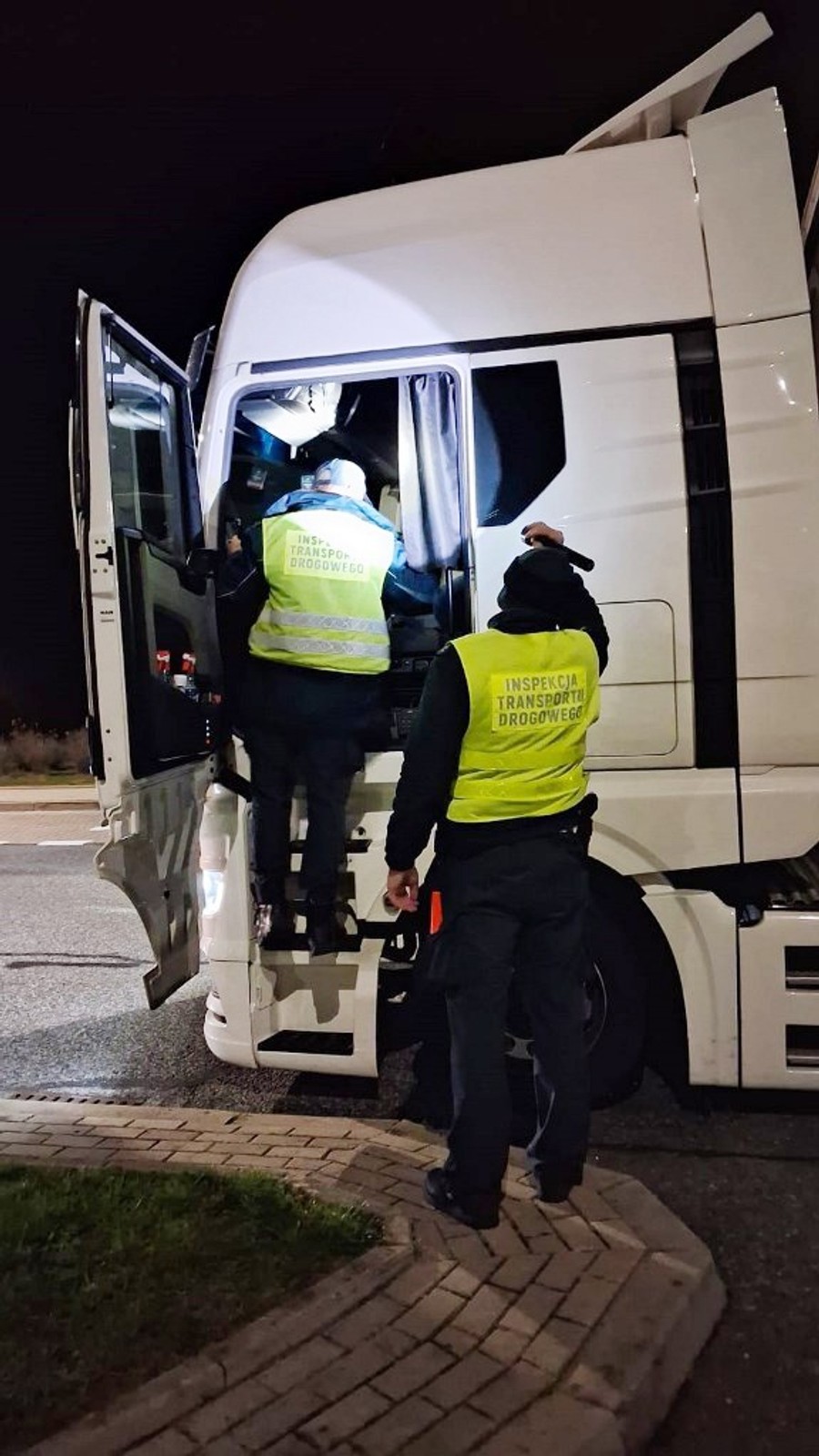 Inspektorzy ITD zatrzymali kierowców manipulujących czasem pracy