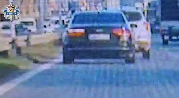 Kierowca audi pędził po obwodnicy i jechał na zderzaku. "Spieszył się na budowę" [WIDEO]