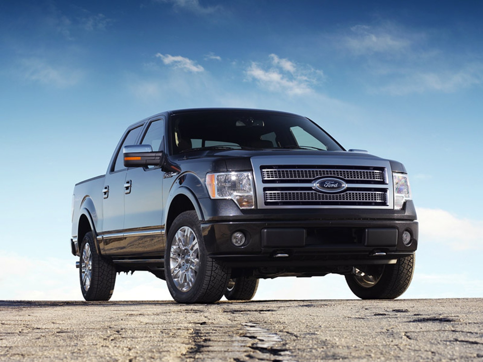 Ford F-150: legendarny pickup z nową twarzą (+ wideo)